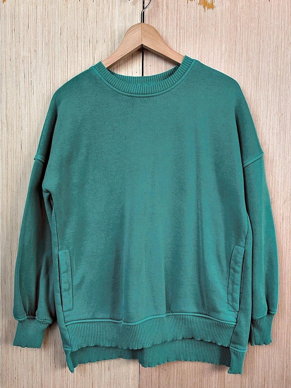 Zenana Outfitters Fleece Hi-Low Boyfriend Sweatshirt with Pockets